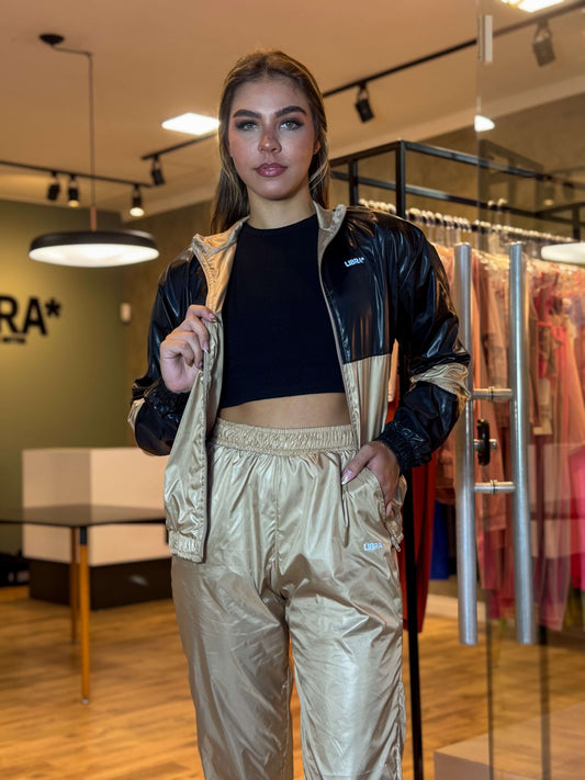 JAQUETA COLOR BLOCK REFLECT NEW PRETO/DOURADO