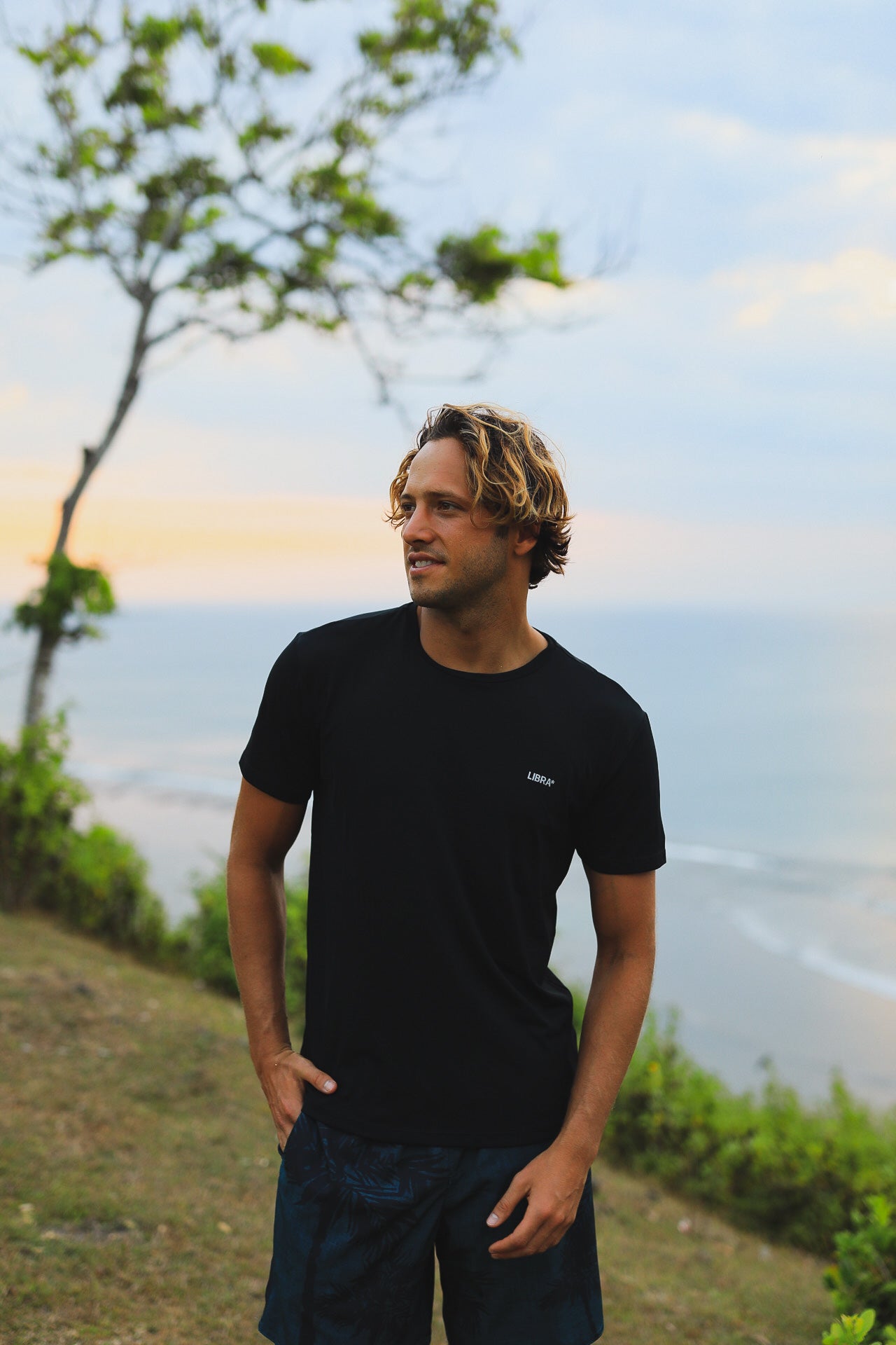 CAMISETA MASCULINA LOGO ICE FIT CO2 PRETA