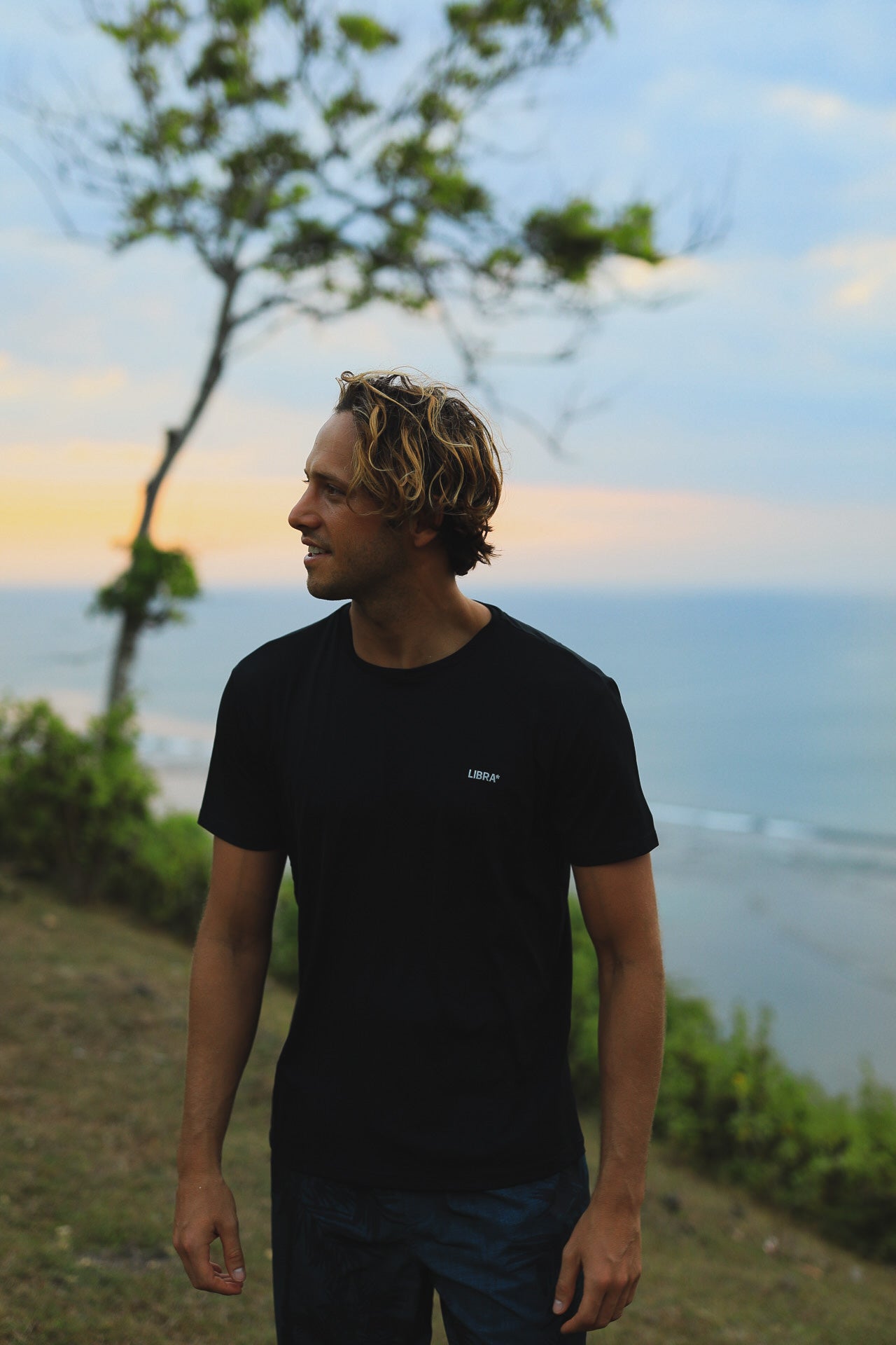 CAMISETA MASCULINA LOGO ICE FIT CO2 PRETA