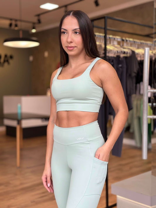 LEGGING COM BOLSOS HYPER CHÁ VERDE