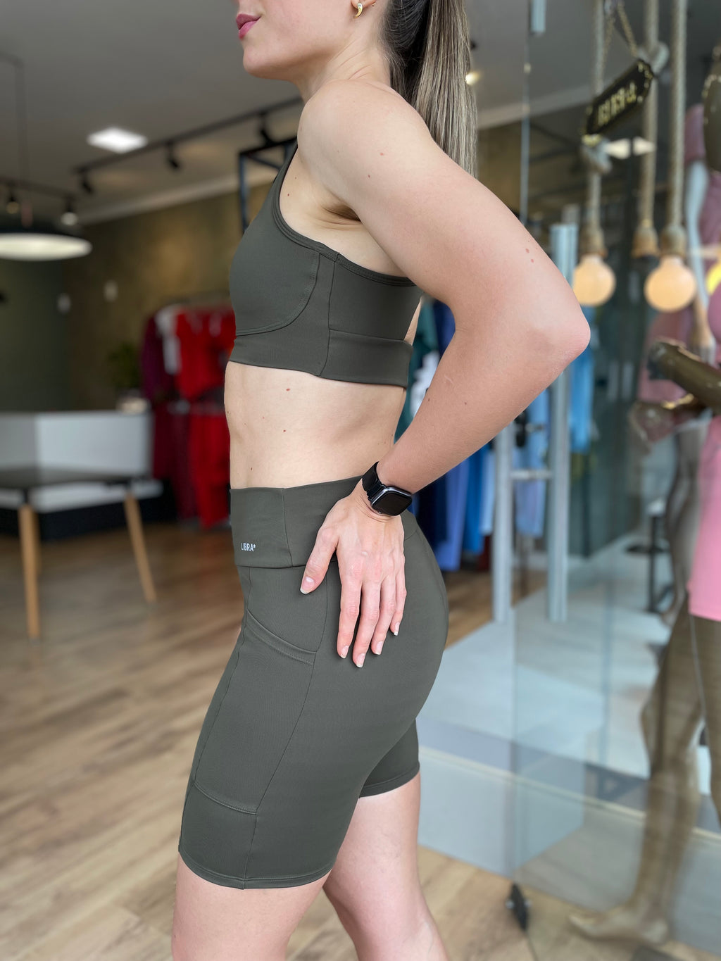 BERMUDA HYPER COM BOLSOS