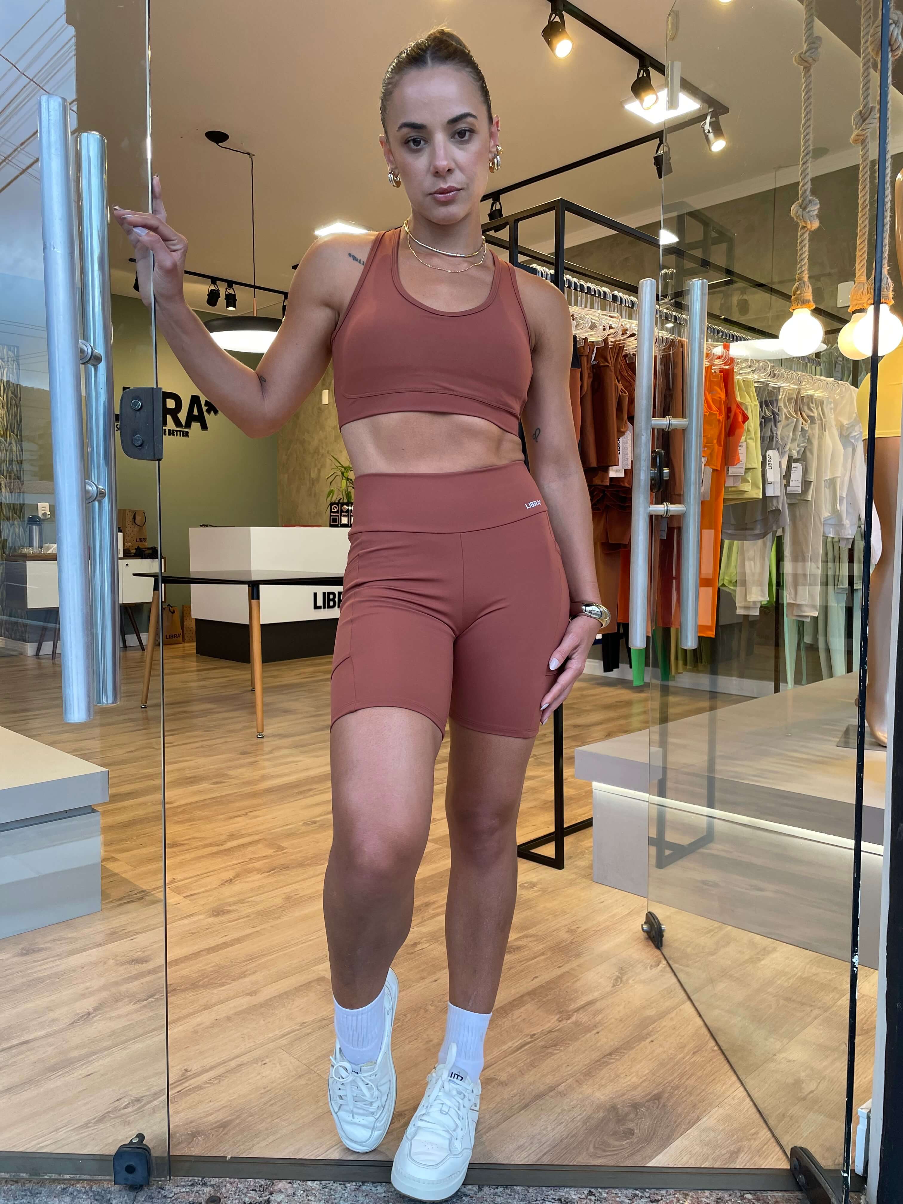 BERMUDA HYPER COM BOLSOS CACAU