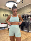 SHORTS HYPER COM BOLSOS CHÁ VERDE
