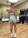 SHORTS HYPER COM BOLSOS CHÁ VERDE