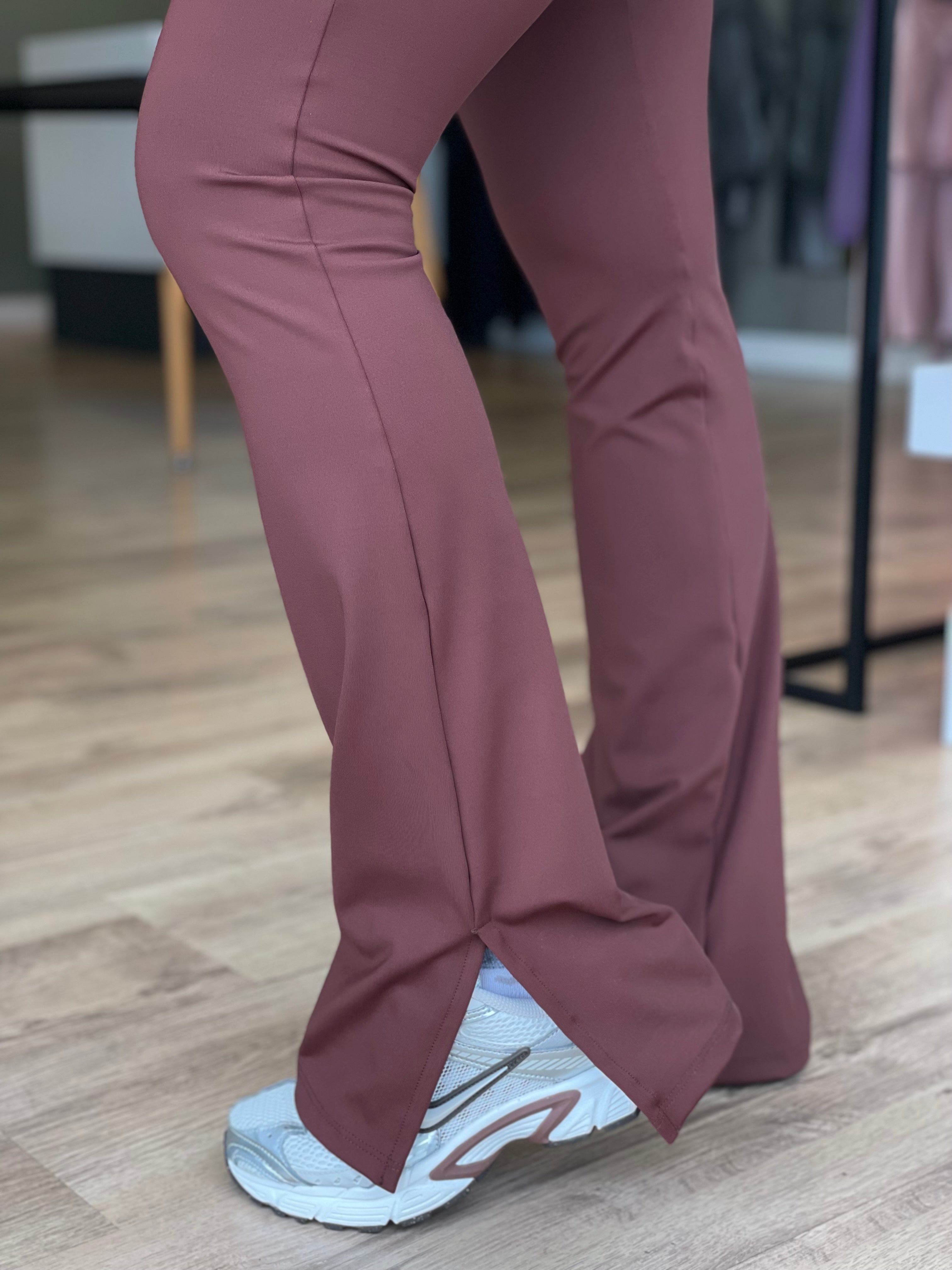 CALÇA FLARE HYPER