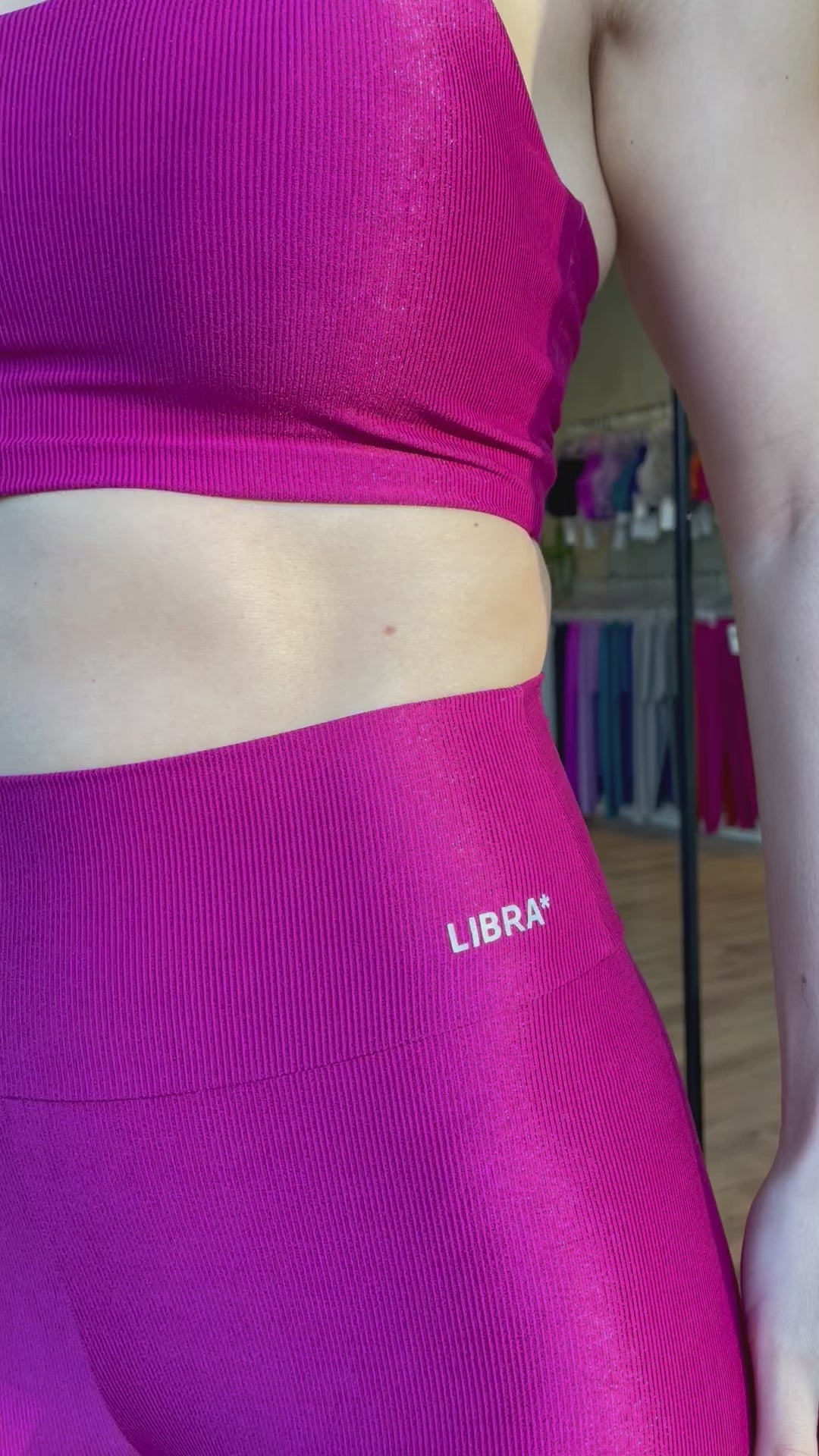 TOP SLIM CHARM FUCSIA
